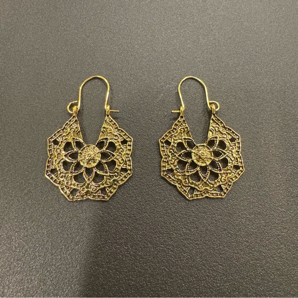 EARTHBOUND Gold Filigree Geometric Earrings
